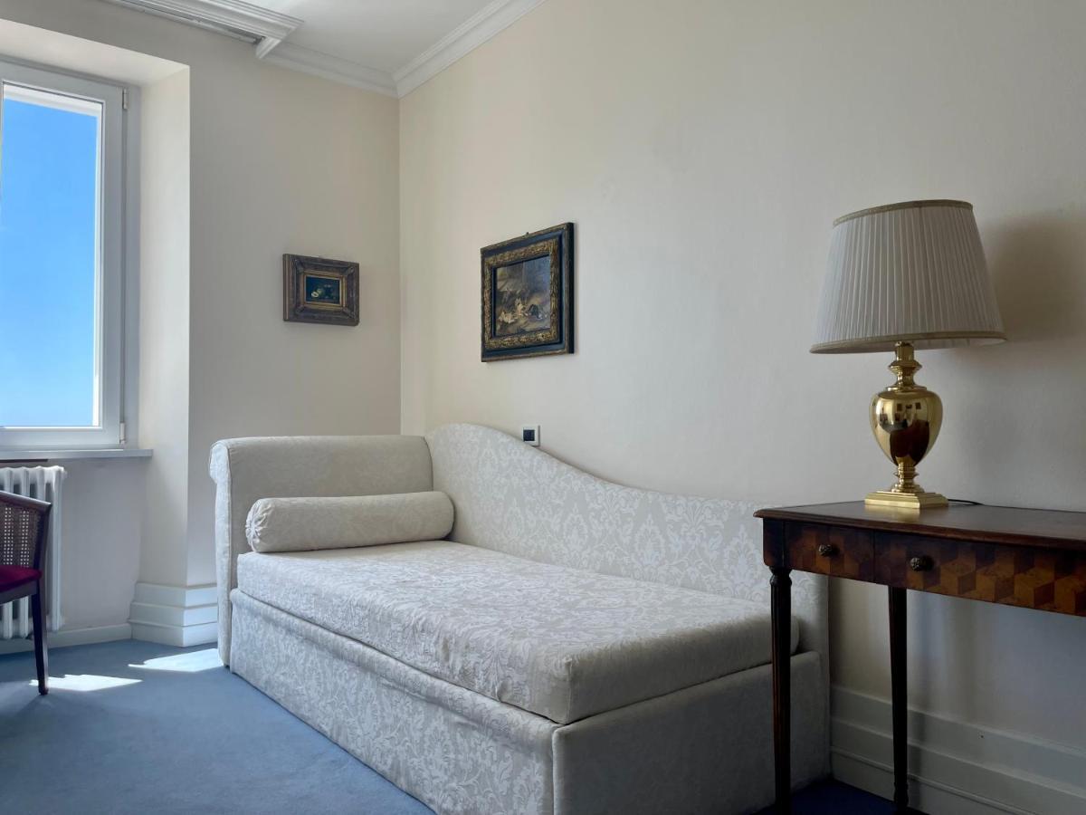 Hotel Riviera & Maximilian'S ตรีเอสเต ภายนอก รูปภาพ